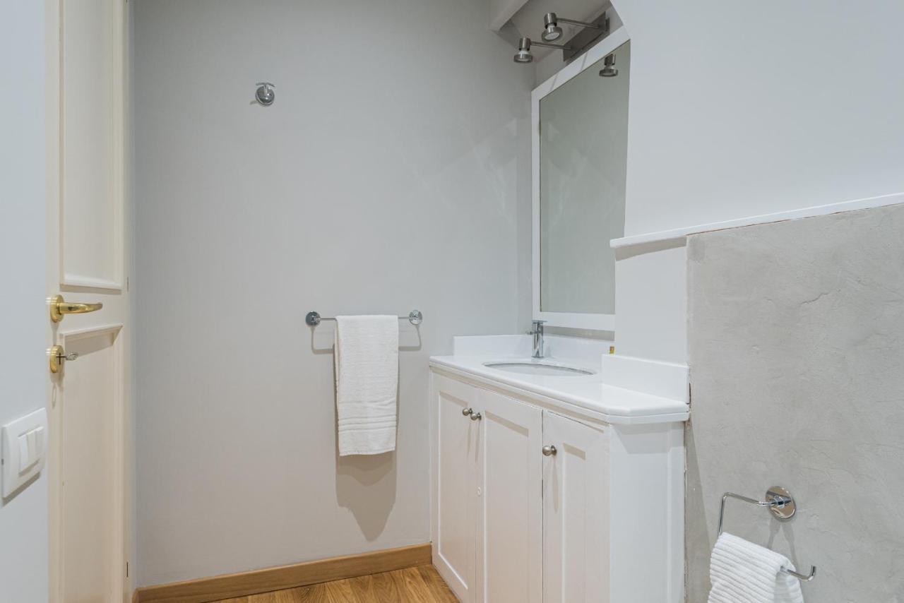 Lupa Luxury Apartment Рим Екстер'єр фото